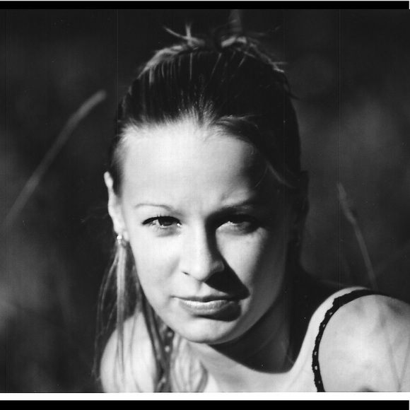 Meet your Posher, Megan - Picture 1 of 2